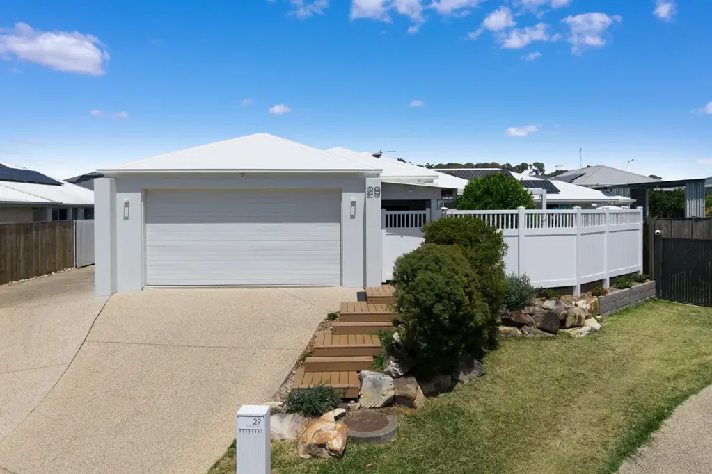 Wondunna 4房  LUXURIOUS LIVING IN WONDUNNA