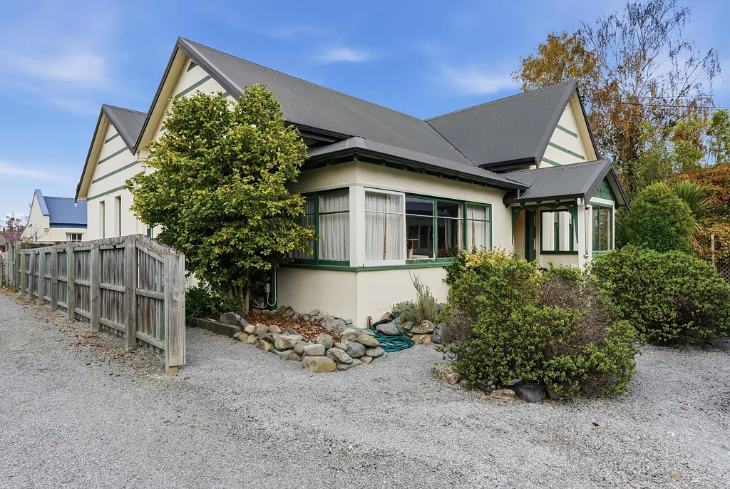 Geraldine 4 Bedroom Classic Double-Brick, Grand Proportions