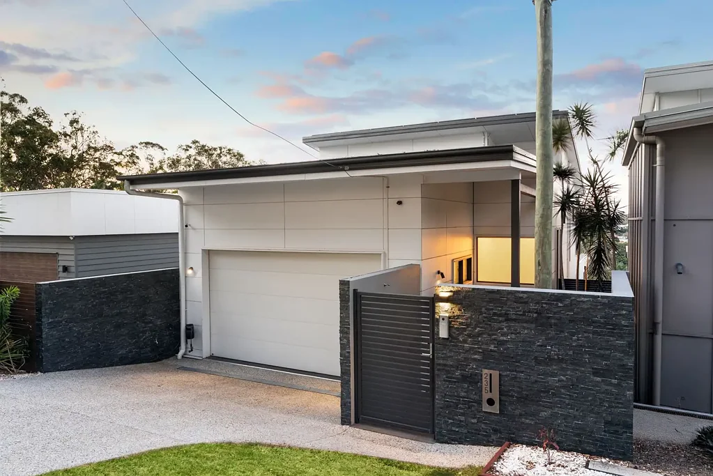 Toowong 5બેડરૂમ Elevated Luxury on Prestigious Birdwood Ridge!