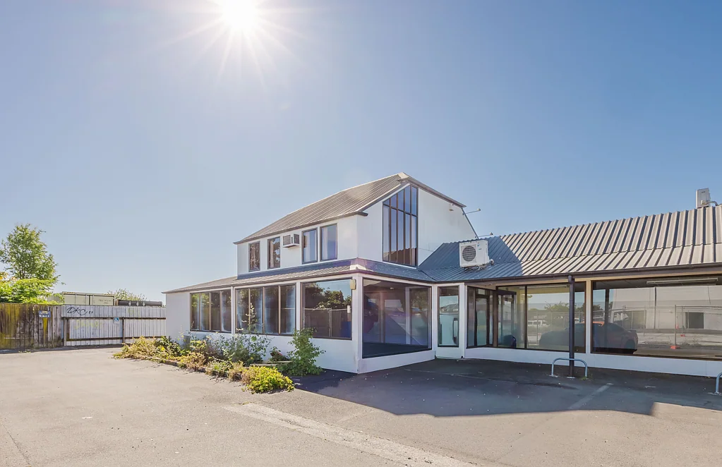 Saint Leonards 271sqm tenancy with parking