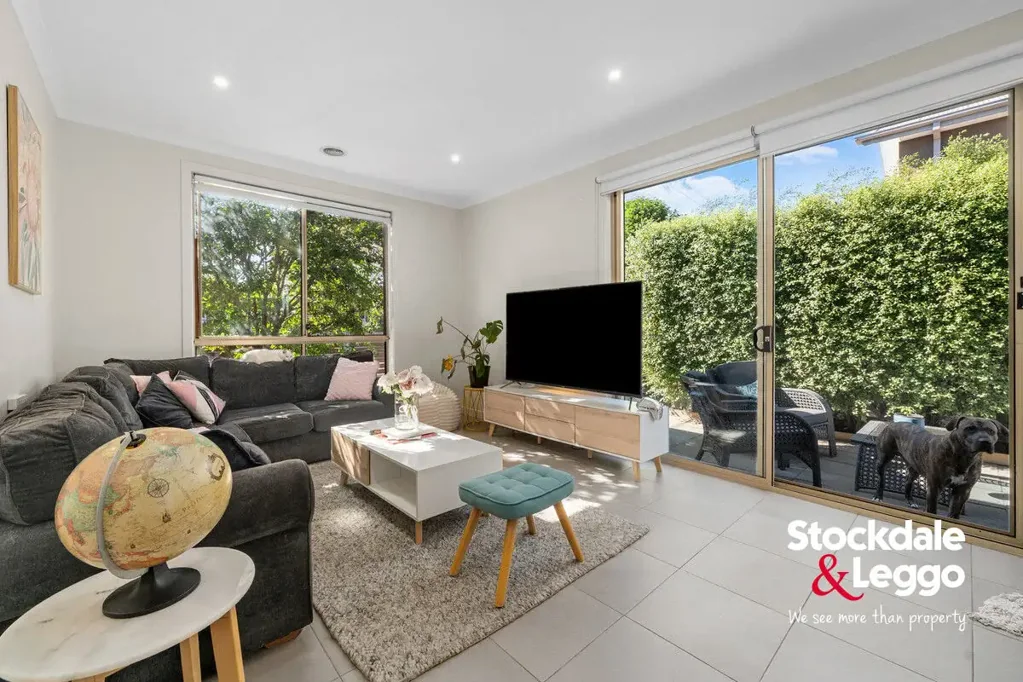 Glenroy 3Zimmer Single-Level, Stylish Street-Facing Home in a Highly Sought-After Locale
