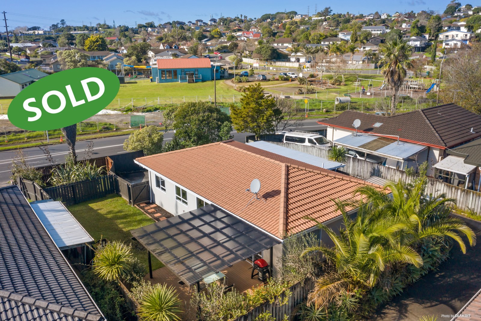 2/1 Caribbean Drive, Unsworth Heights, Auckland - North Shore, 3房, 1浴