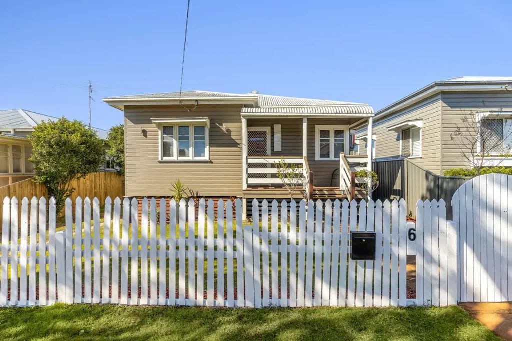 Charming Cottage Minutes From the CBD