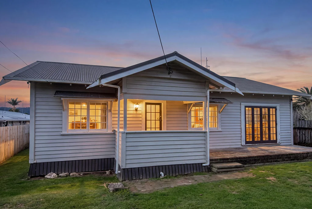 Avenues 3 Bedroom GET IN QUICK! Character Home in Heart of Avenues!