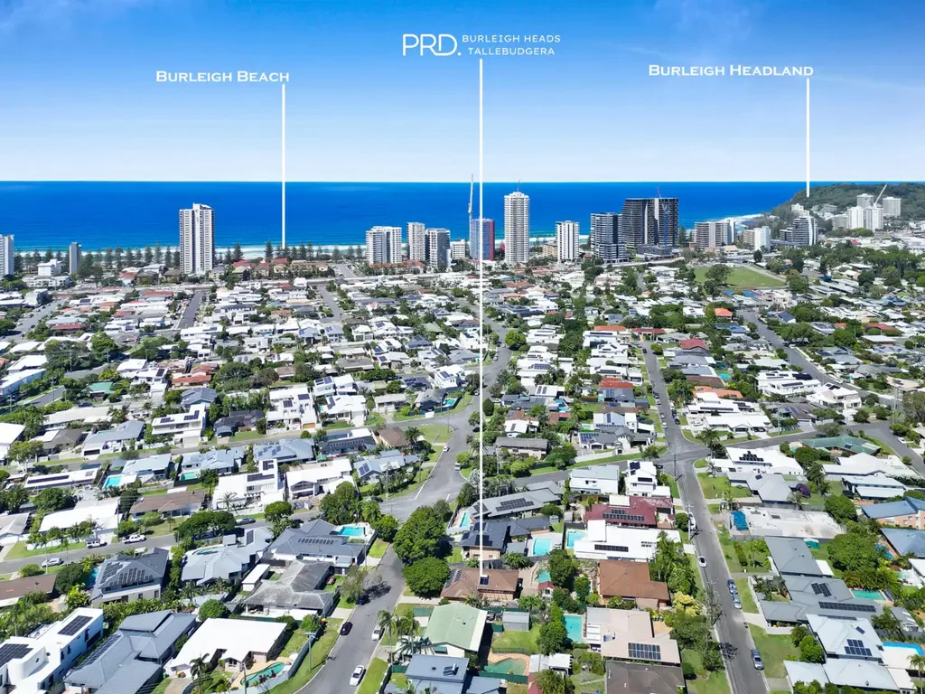 Burleigh Waters 4房  Classic Burleigh Waters Home with Endless Potential