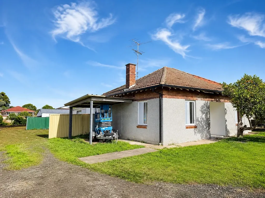 GOOD FAMILY HOME