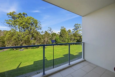 Varsity Lakes 2房  vacate for sales -modern two-bedroom apartment view tranquil views