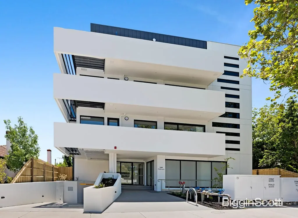 Stylish Two Bedroom Apartment in an Unbeatable Malvern East Location