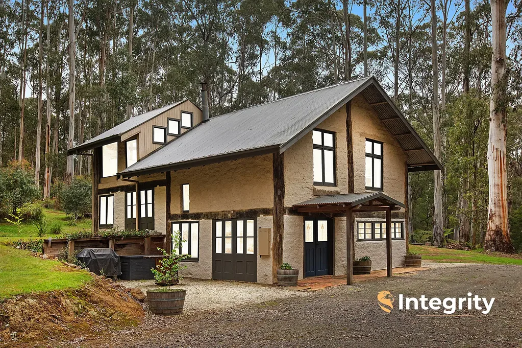Narbethong 3ห้องนอน MAGICAL MUD BRICK IN FOREST SETTING