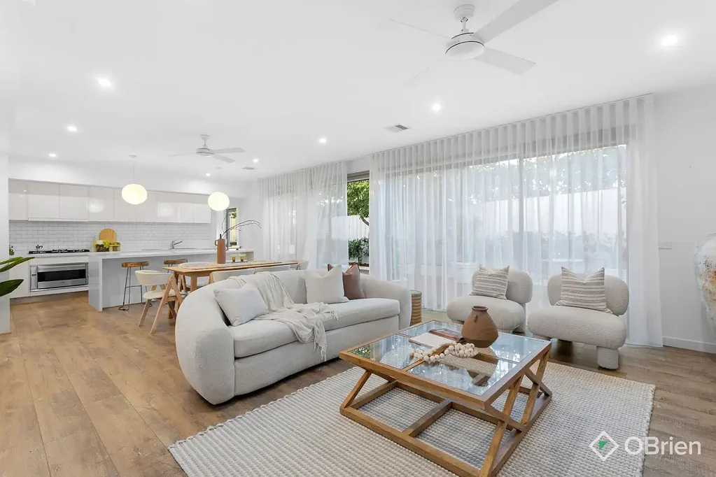Prestigious Beleura Hill Beachside Living