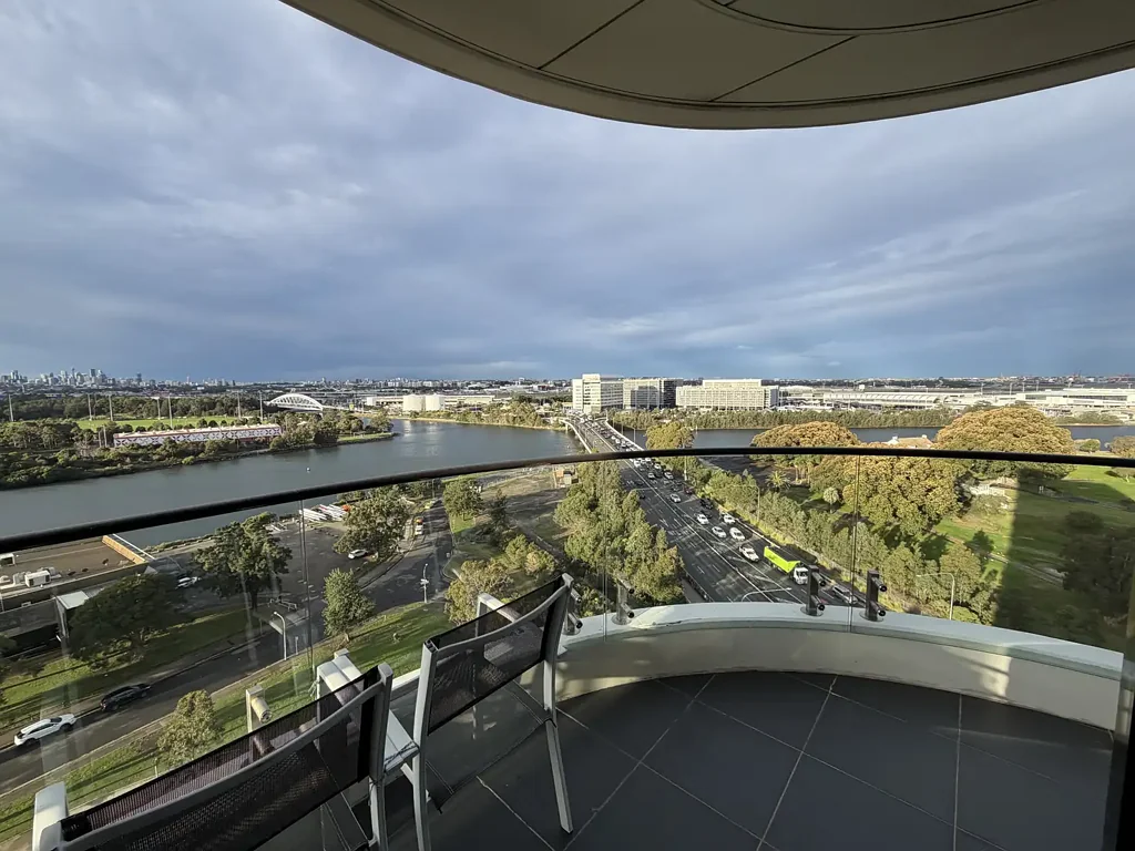 2 BEDROOM APARTMENT WITH AMAZING VIEWS.
