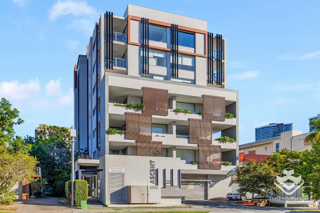 2 bedroom modern furnished apartment in Southport