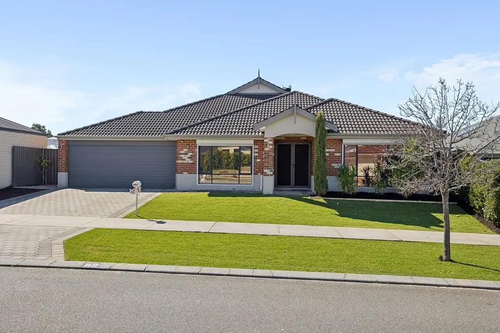 Aveley 4房  Secure, Renovated & Ready — A Family Home That Ticks The Boxes