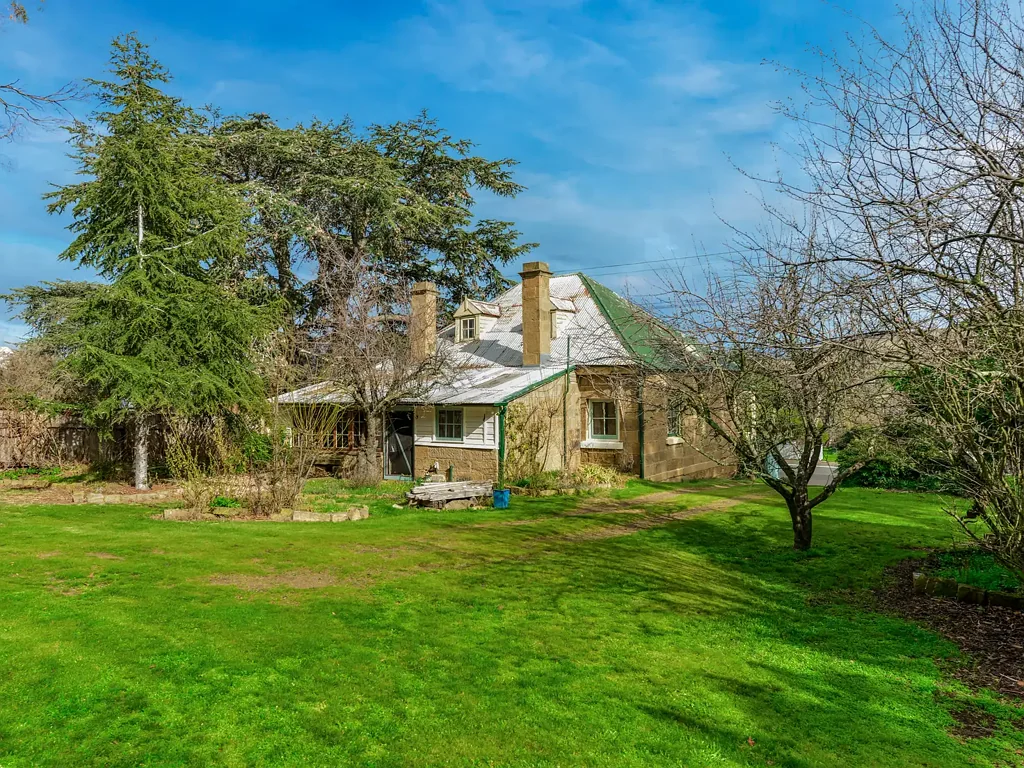 Hamilton 3ਬੈੱਡਰੂਮ Charming 1858 sandstone home on a spacious, picturesque block