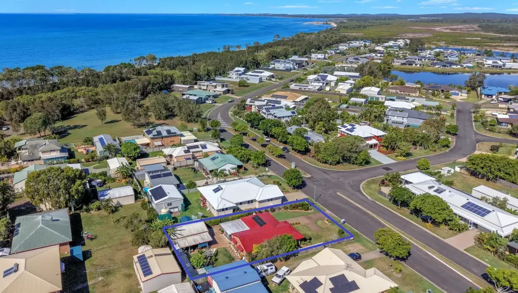40 Beach Drive, Burrum Heads, QLD 4659