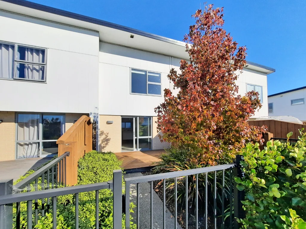 Two Bedroom Home With Direct Park Access