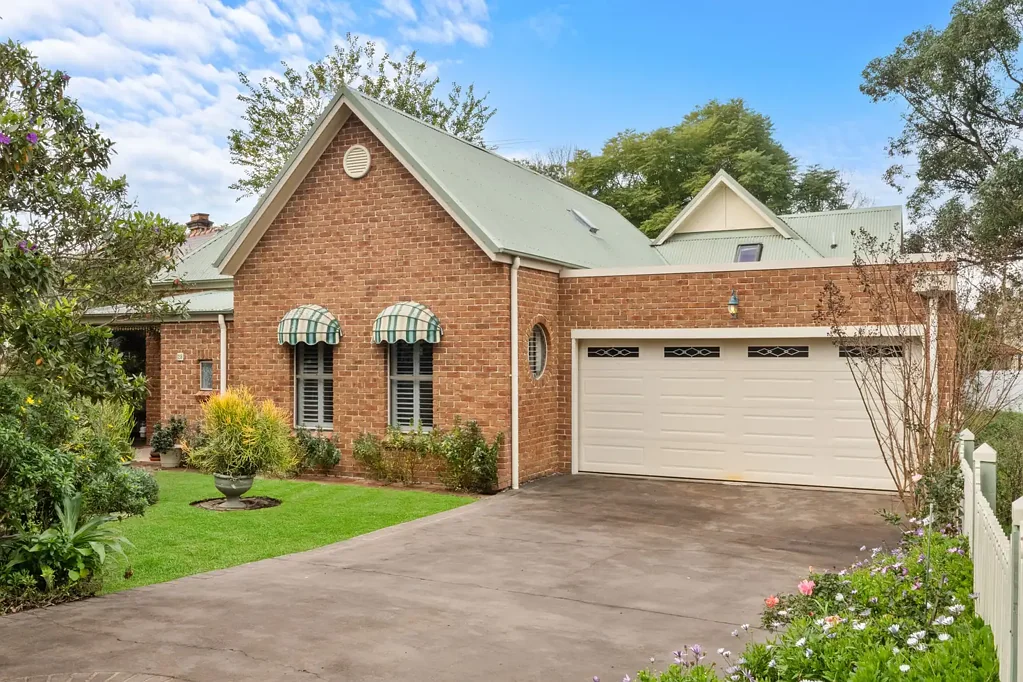 Richmond 4 Slaapkamer Your Private Family Sanctuary in the Heart of Richmond