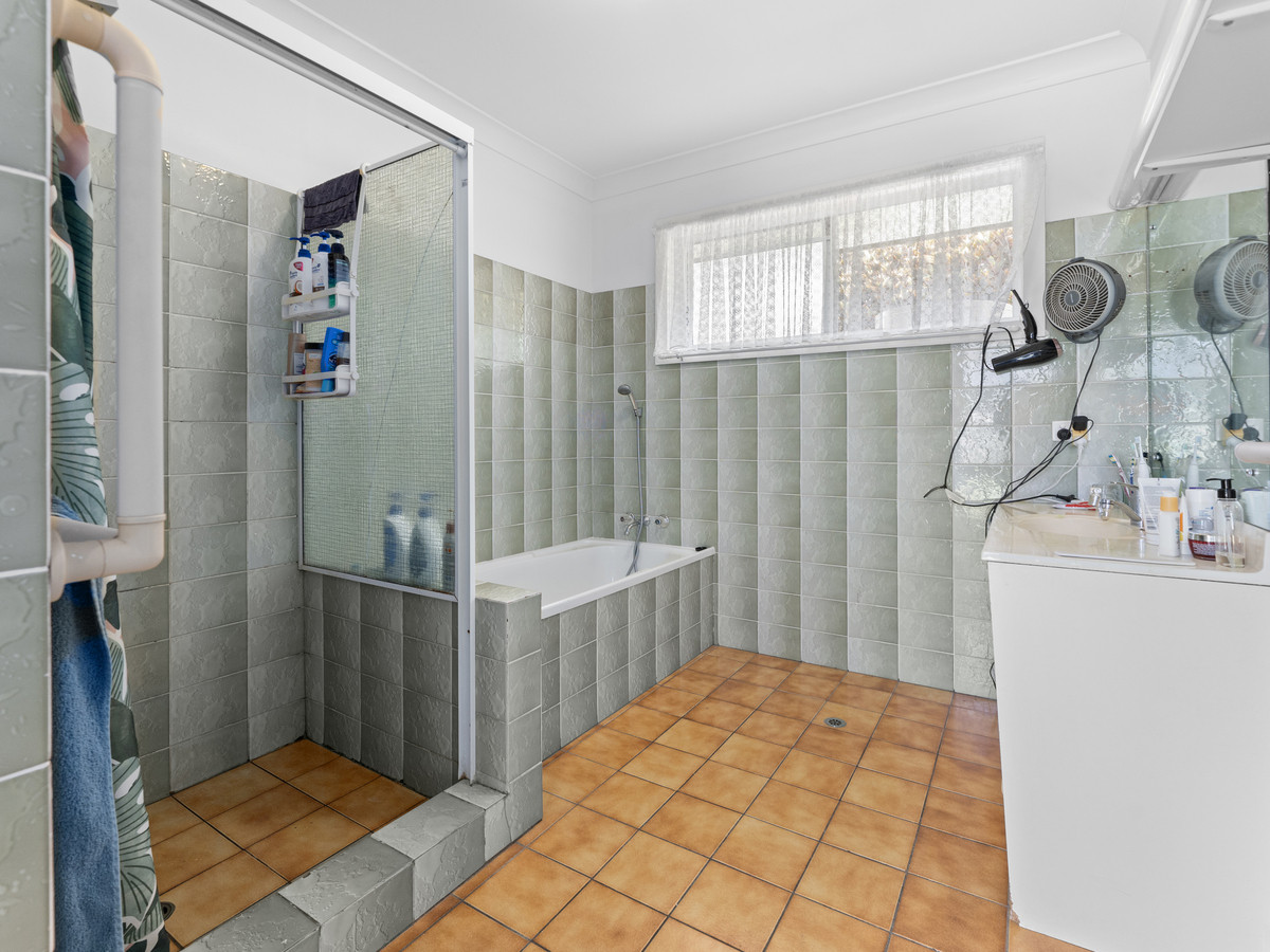 46 COLLINGWOOD DR, COLLINGWOOD PARK QLD 4301, 0 Schlafzimmer, 0 Badezimmer, House