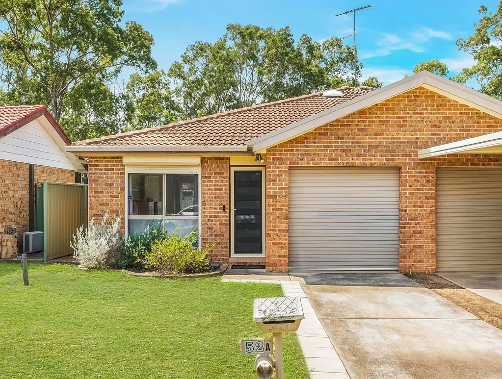 52A Oswald Crescent, Rosemeadow, NSW 2560
