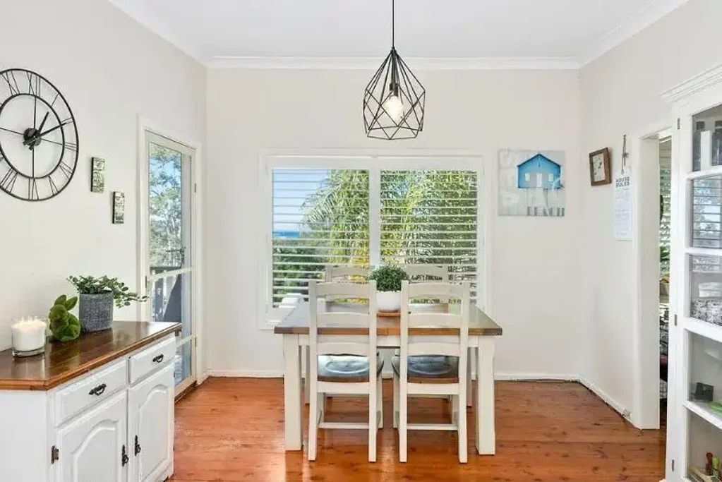 Bright and Open Upper Level Duplex