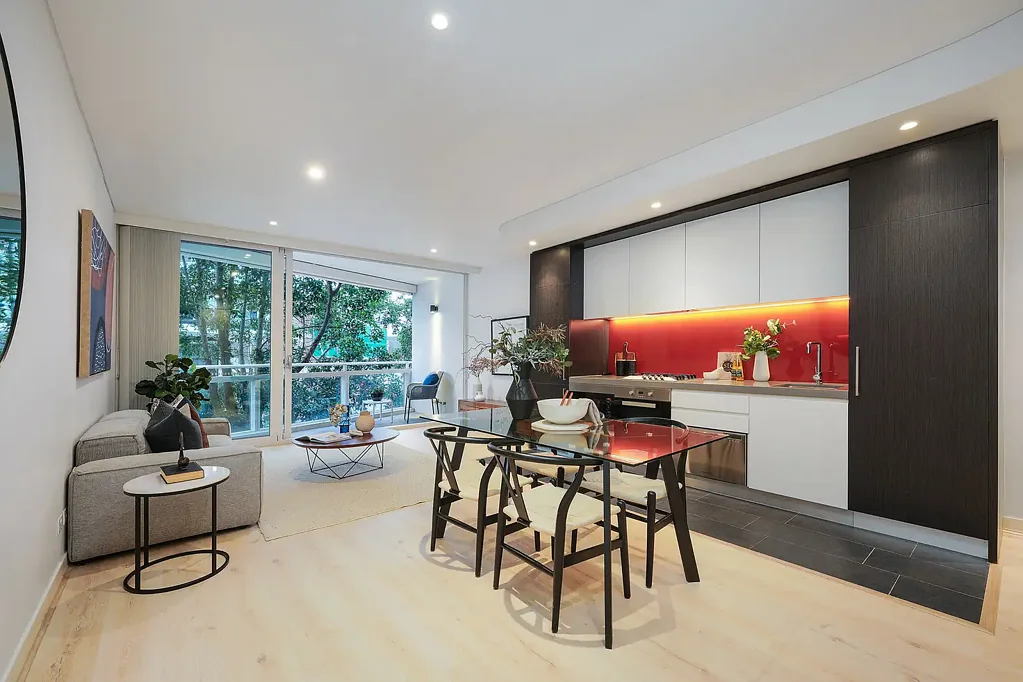 Darlinghurst 1房 Advanxeast综合体 现代装修 全新木地板 私人阳台 宠物友好 步行商圈 海港近邻 Large Designer Studio Apartment in Exclusive Advanxeast