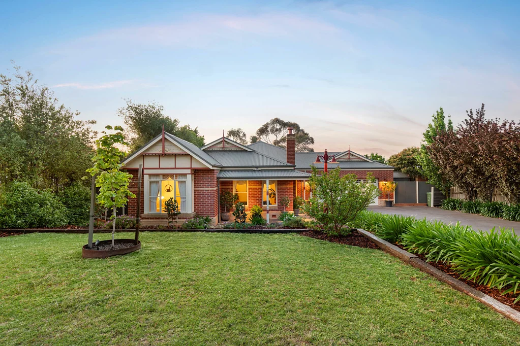 2 Clydesdale Way, Sunbury, VIC 3429