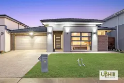 8 Charolais Way, Clyde North