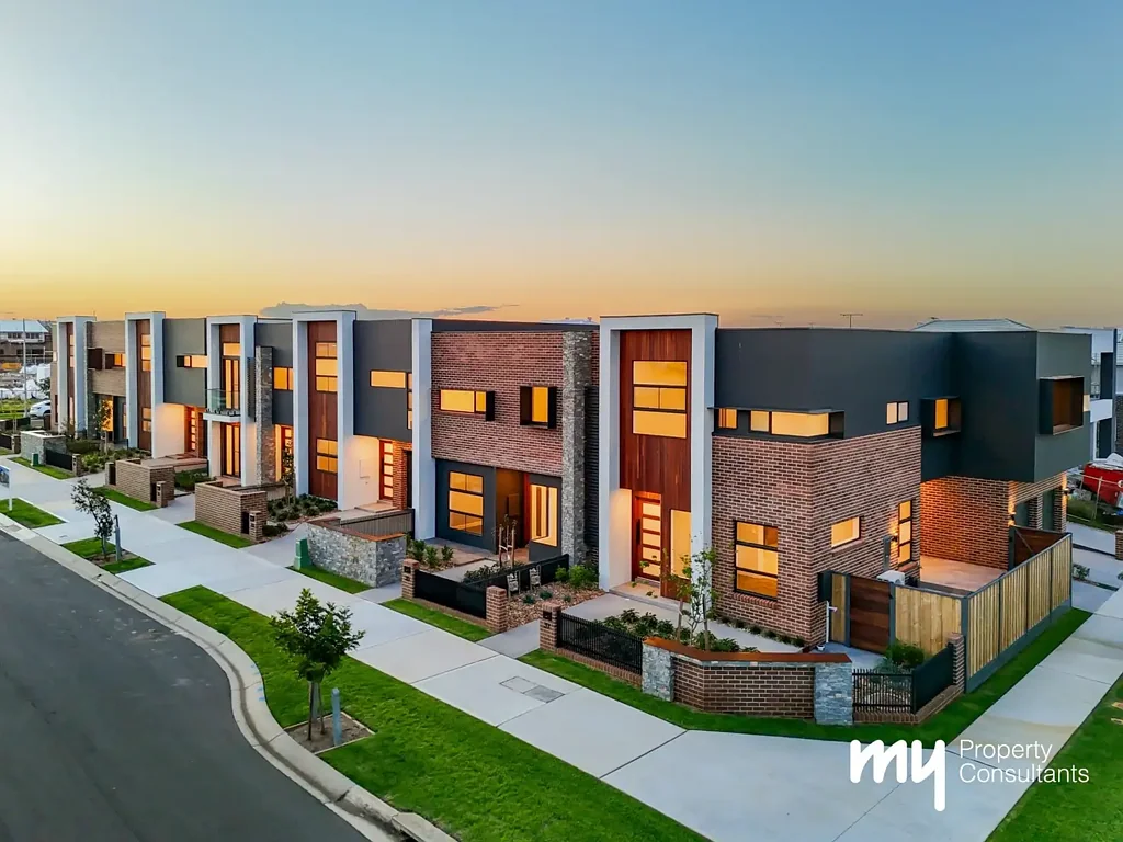 Oran Park 5Kwarto BRAND NEW LUXURY DEFINED : Spacious Custom Living Crafted by Camelot Homes || INSTAGRAM - @camelothomes_aus