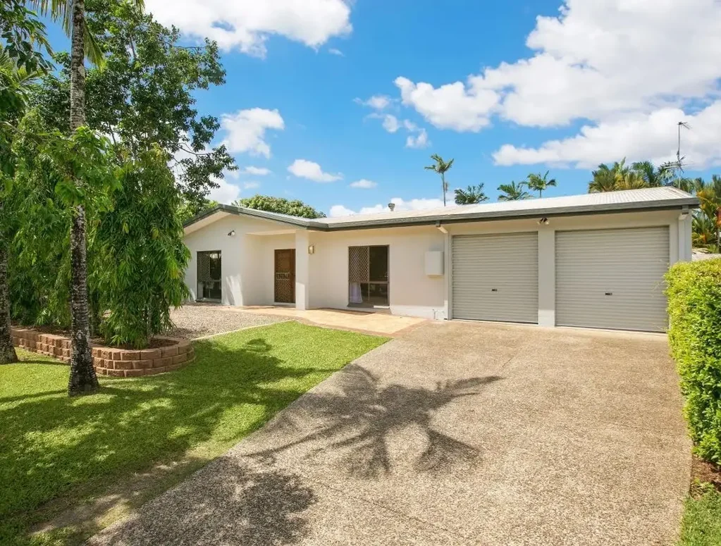 FAMILY FRIENDLY HOME WITH POOL IN SOUGHT-AFTER BRINSMEAD LOCATION!