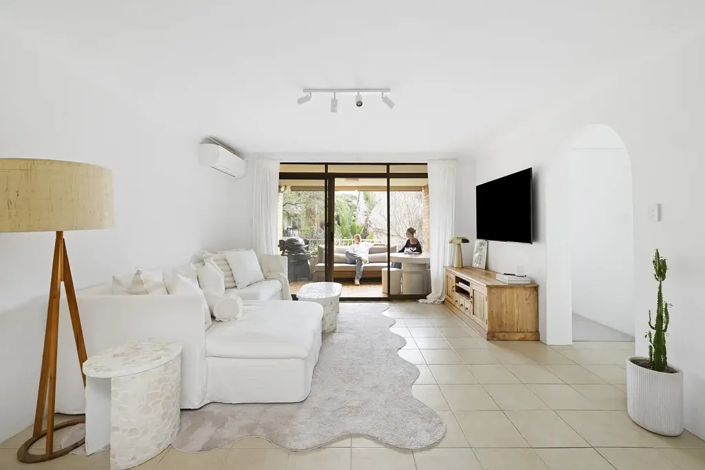 Dee Why 2ห้องนอน Beachside apartment with style, space and privacy