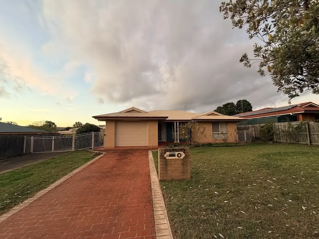 Crows Nest 3Kwarto Family Living with Space, Storage & a Great Location