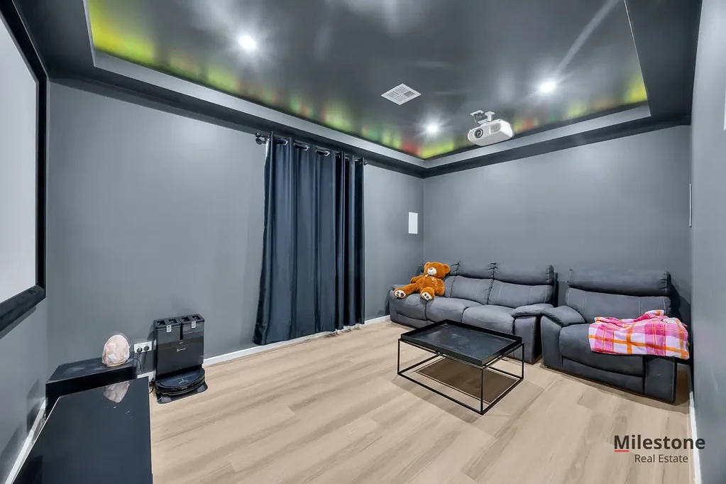 Truganina 5Habitaciones Contemporary Comfort and Convenience in Prime Truganina Location