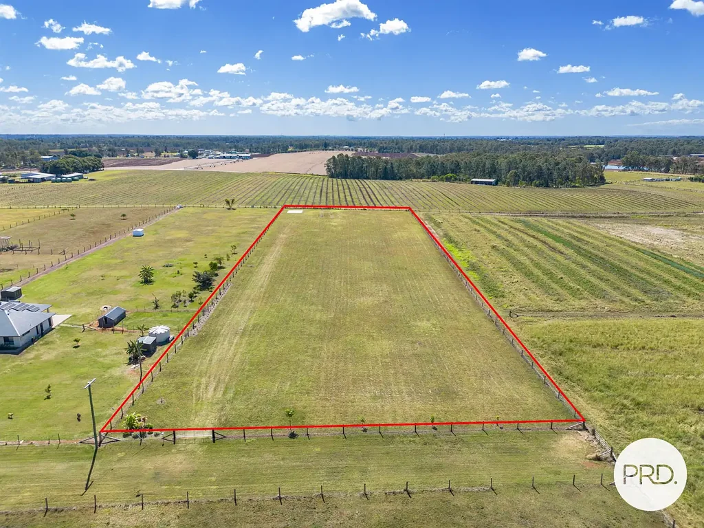 Tinana South 3.4 Acres of Paradise - Vendors Need Contract