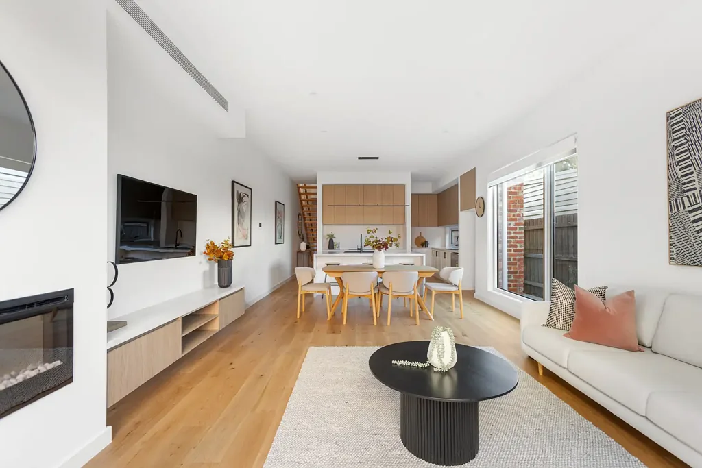 Newport 5બેડરૂમ Brand-New Townhouse with Self-Contained Studio in Prime Newport Location