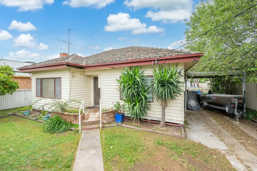 Mooroopna 3कमरा Original Central Home with Endless Potential and Fantastic Shedding!