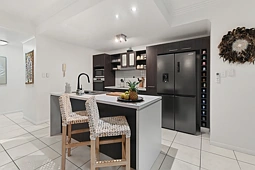 1/136-138 BUCHAN STREET, Bungalow