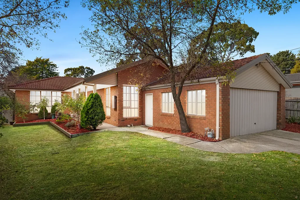 Croydon South 4 Bedroom Comfort, Convenience & Lifestyle in the Heart of Croydon South