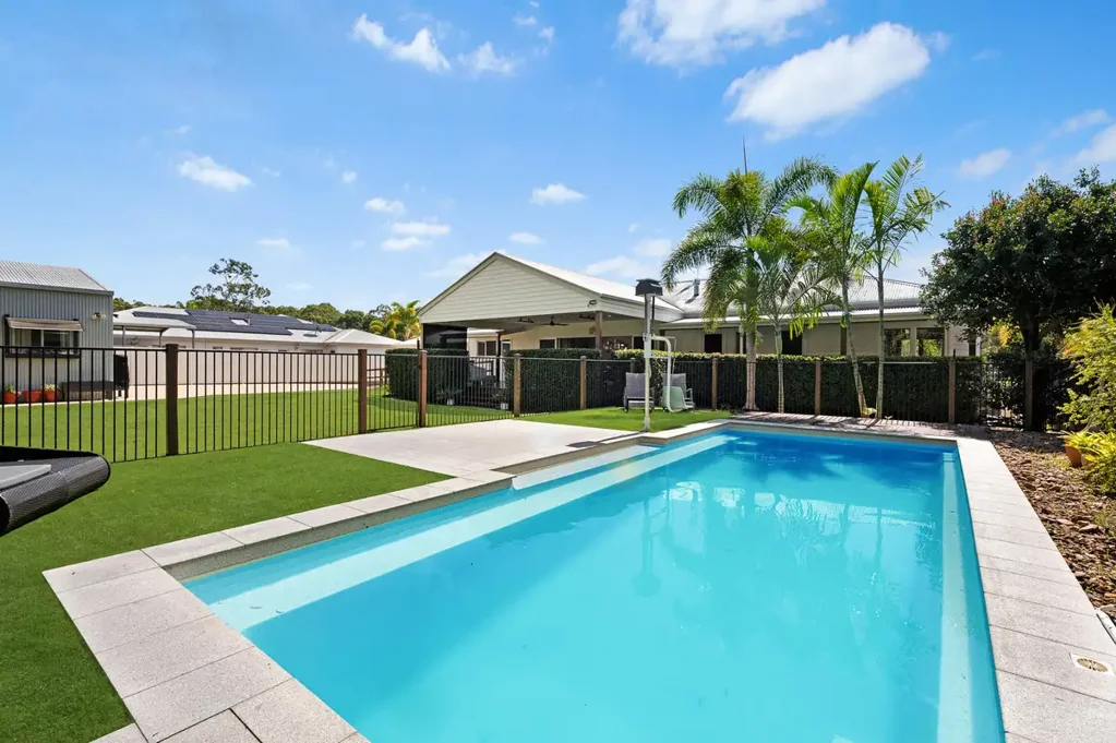 Wondunna 4房  THE HOMESTEAD IN HEATHLAND
