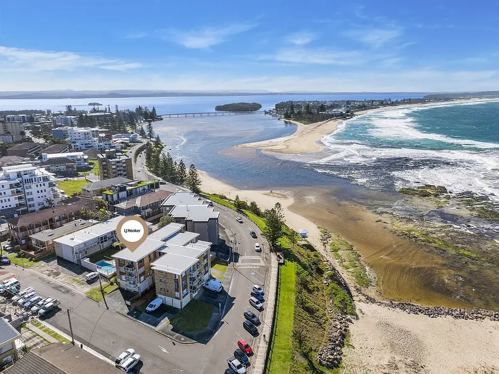 The Entrance 2 Bedroom Directly Opposite the Stunning Entrance Beach