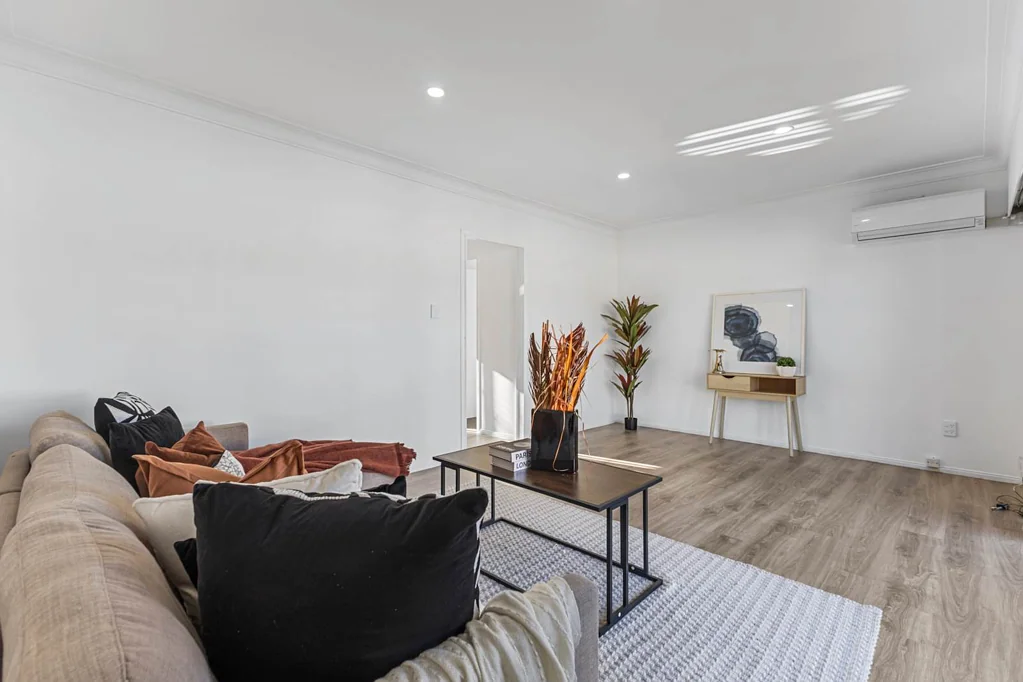 Papatoetoe 2房  Fully Renovated Brick & Tile Gem.