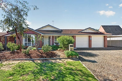 Goolwa North 4Moenga Caravan storage, multiple living areas and a location you'll love.