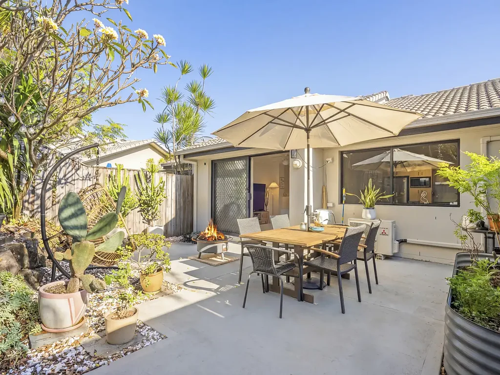 Carrara 3침실 Elevated Living in a Boutique Gated Community