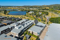 47/4 Pearlman Street, Coombs