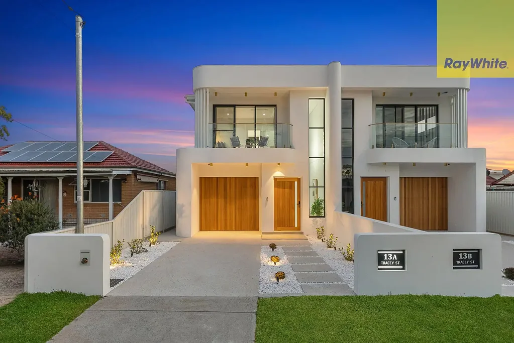Revesby 5कमरा Architectural Luxury Meets Family Functionality