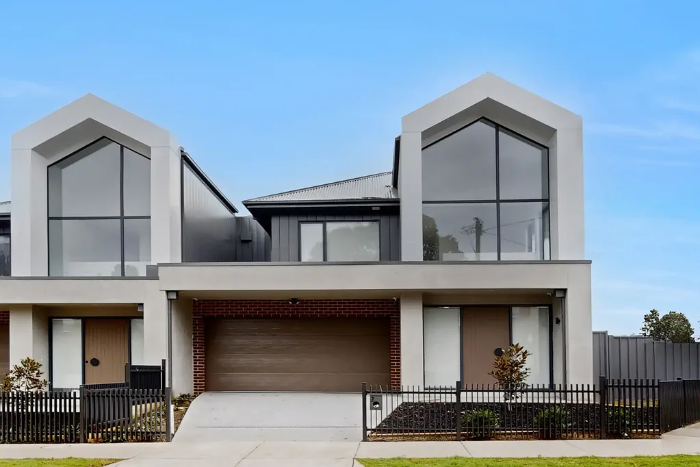 BRAND NEW RIVERSIDE LUXURY