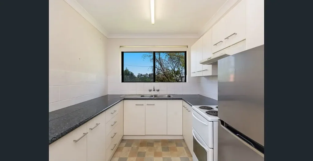 2 BEDROOM UNIT FOR LEASE