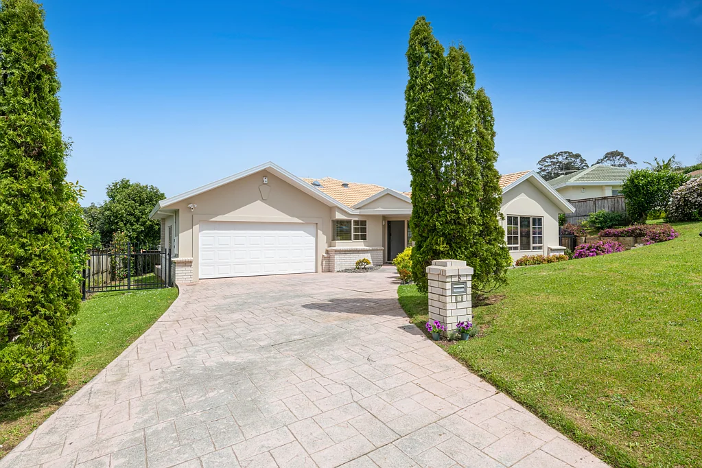 8 Godwin Court, Unsworth Heights, North Shore City, Auckland