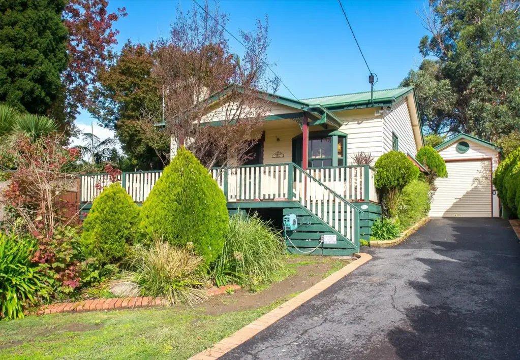 38 Bayview Ave, Upwey, VIC 3158, 4 rūma, 2 rūma horoi, House