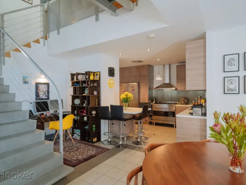 ABSOLUTELY UNIQUE : Architechturally Designed & Styled for L