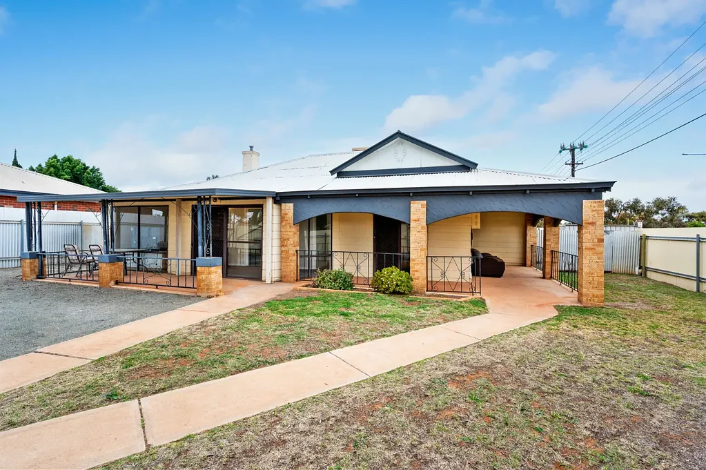 Kalgoorlie 4房  Modernised Four-Bedroom Home in a Great Central Kalgoorlie Location!
